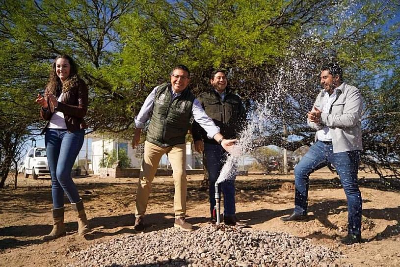 ENTREGAN OBRA DE CONDUCCIÓN DE AGUA POTABLE EN COMUNIDAD EL MAGUEY