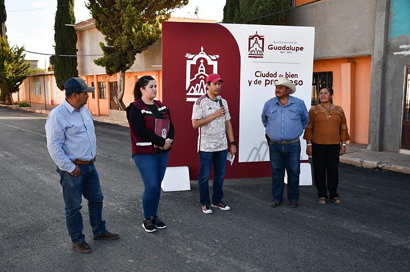 ENTREGAN OBRA DE REENCARPETAMIENTO EN EL BORDO 