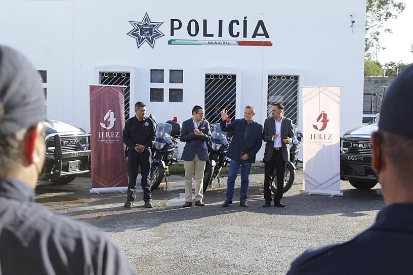 ENTREGAN PATRULLAS Y MOTOPATRULLAS A LA DSP DE JEREZ