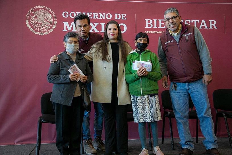 ENTREGAN PENSIÓN PARA EL BIENESTAR PARA ADULTOS MAYORES