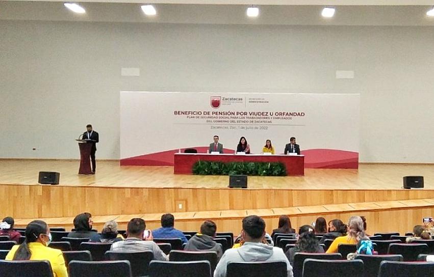 ENTREGAN PENSIONES A FAMILIARES DE POLICÍAS ASESINADOS