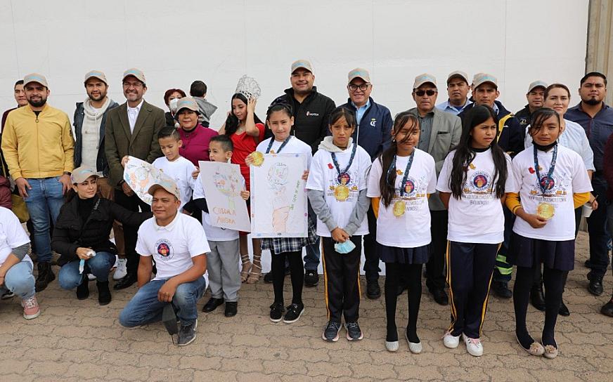 ENTREGAN PREMIOS A CONCURSANTES DE DIBUJO