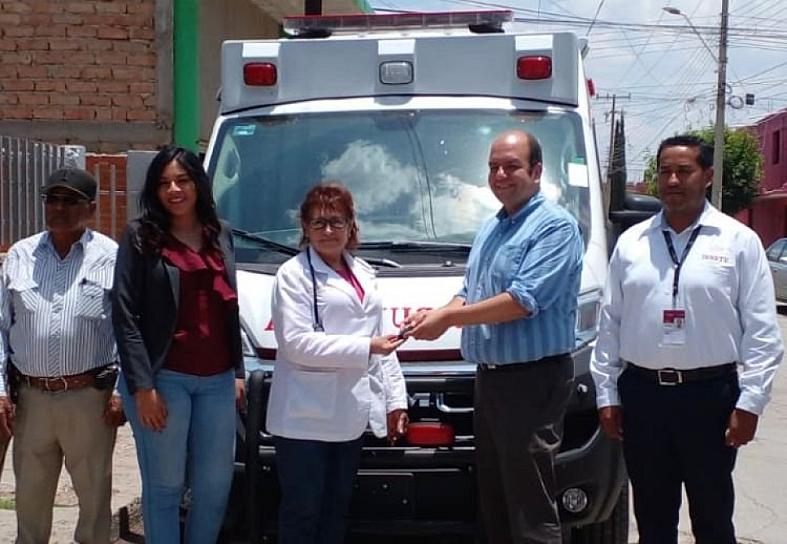 ENTREGAN PRIMERA AMBULANCIA A LA UMF DE LORETO 