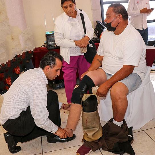 ENTREGAN PRÓTESIS A 10 ZACATECANOS