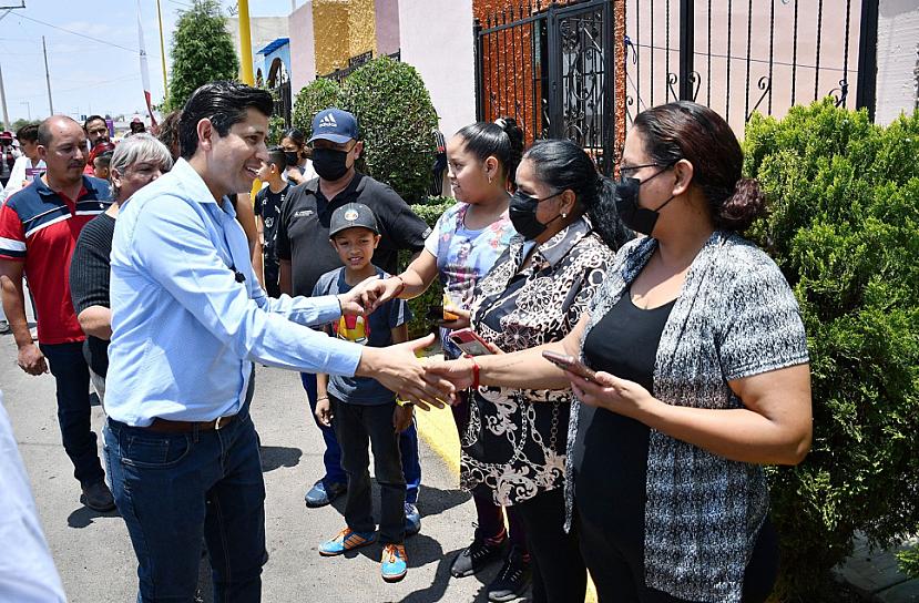 ENTREGAN REENCARPETAMIENTO EN VILLAS DEL TEPEYAC