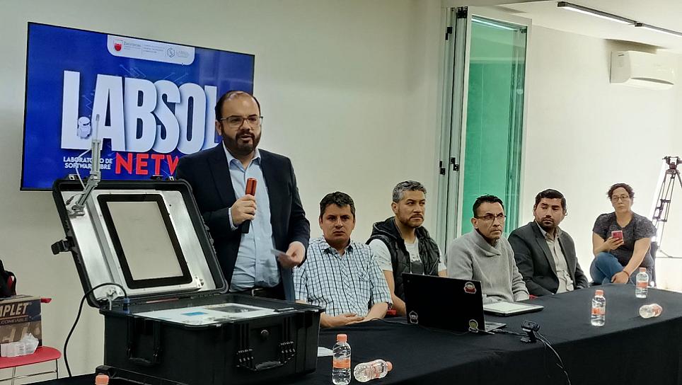 ENTREGAN URNA ELECTORAL ELECTRÓNICA DESARROLLADA POR TALENTO ZACATECANO 