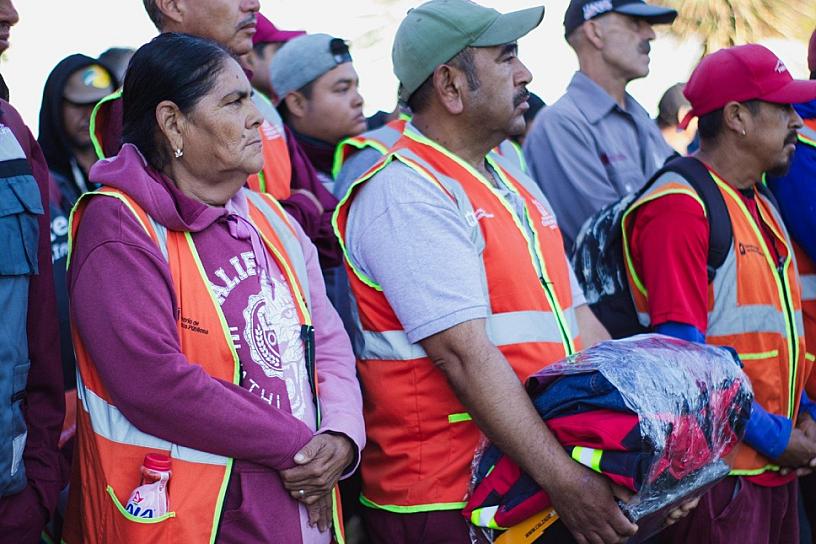 ENTREGA PEPE SALDÍVAR UNIFORMES A PERSONAL DE SERVICIOS PÚBLICOS