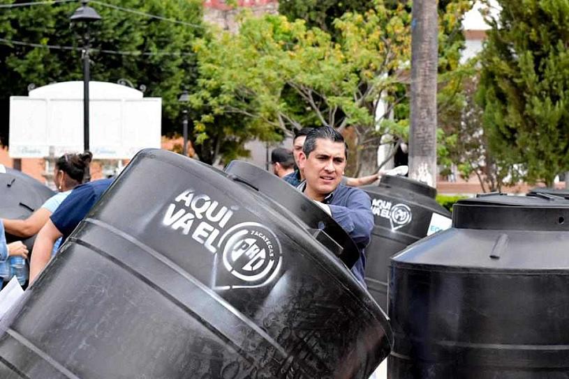 ENTREGA PRI APOYOS EN MUNICIPIOS 