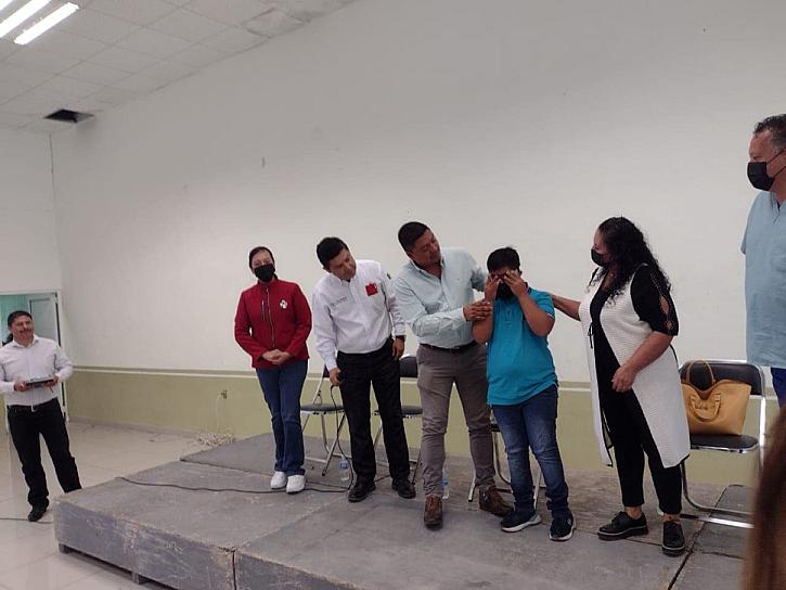 ENTREGA PRI LENTES Y APARATOS AUDITIVOS EN VILLA DE COS