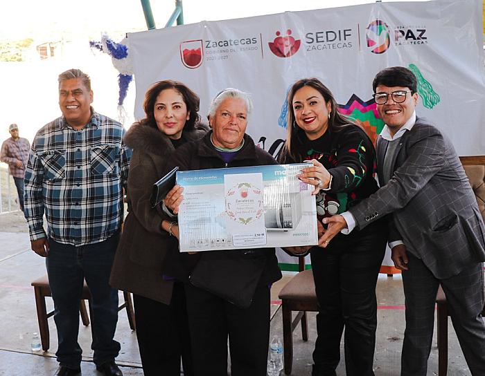 Entrega SEDIF 5 mil apoyos a&nbsp; familias de Sombrerete y Nochistlán 