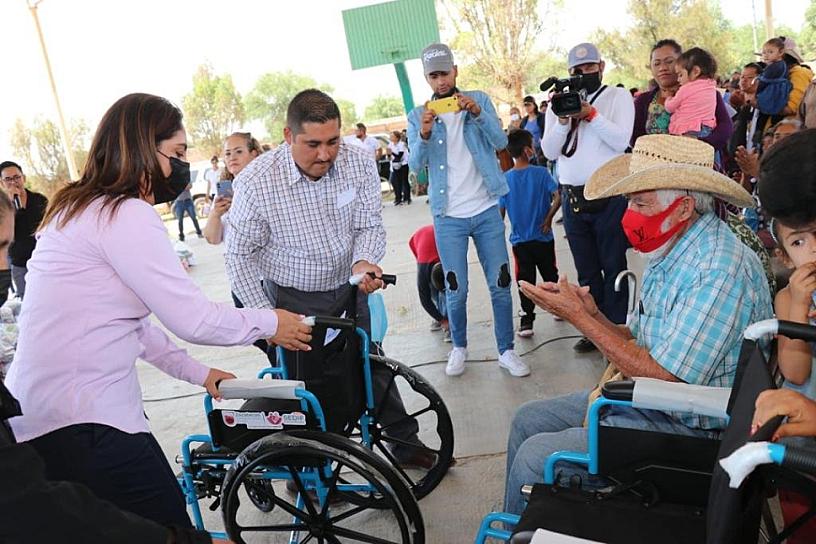 ENTREGA SEDIF APOYOS ALIMENTARIOS EN COMUNIDADES