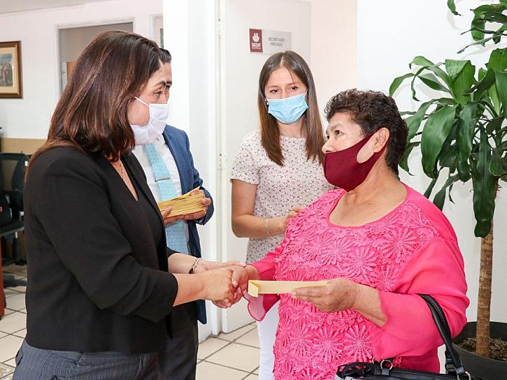 ENTREGA SEDIF DONATIVOS PARA GASTOS MÉDICOS Y FUNERARIOS