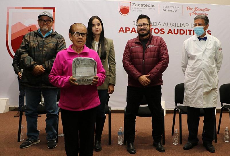 ENTREGA SSZ APARATOS AUDITIVOS A CERCA DE 400 PACIENTES 