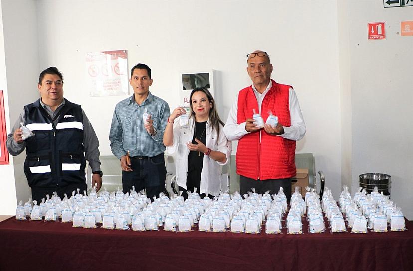ENTREGA SSZ PLATA COLOIDAL A SU PERSONAL ADMINISTRATIVO