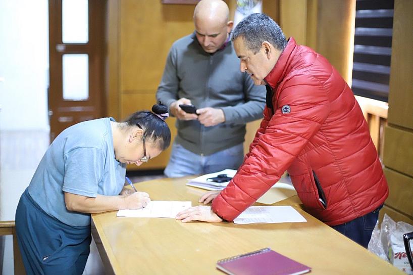 ENTREGÓ EL ALCALDE DE JEREZ APOYOS SOCIALES POR MÁS DE 90 MIL PESOS 