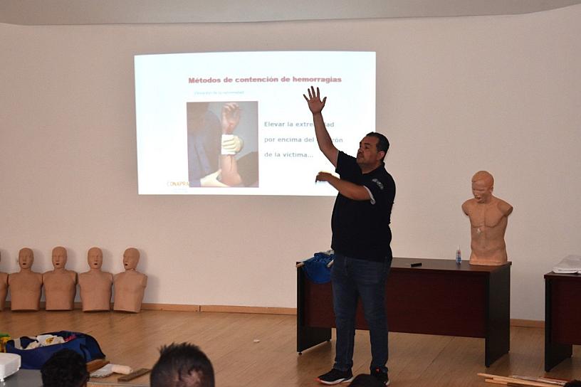 ENTRENAN A MINISTERIALES EN MEDICINA TÁCTICA 