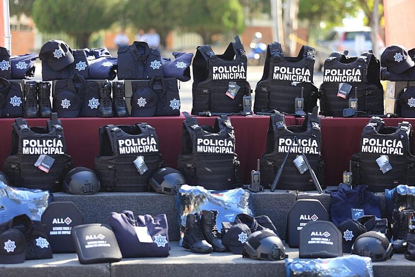 EQUIPAN A POLICÍAS PREVENTIVAS DEL SUR DE ZACATECAS