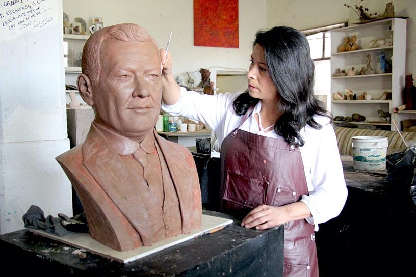 SE DESARROLLA MUJER VILLANOVENSE EN LA ESCULTURA