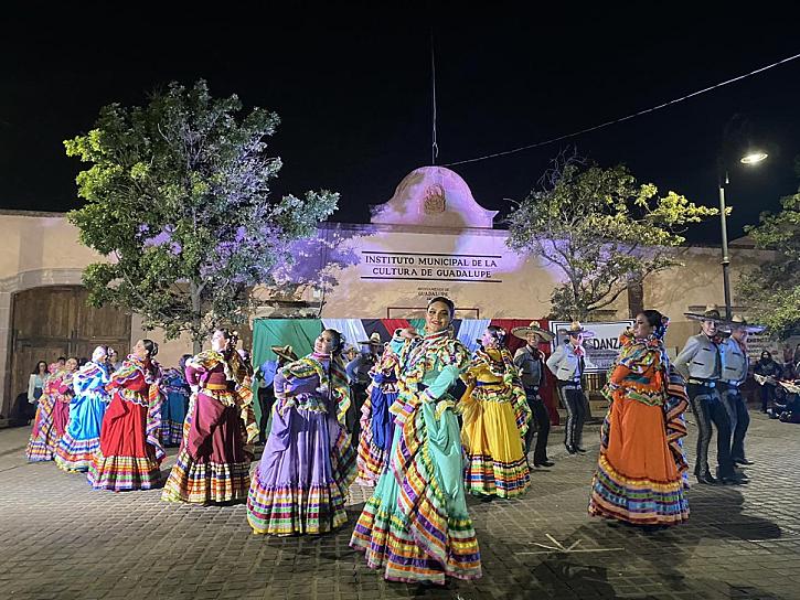 ESDANZA, OCHO AÑOS DE ÉXITOS