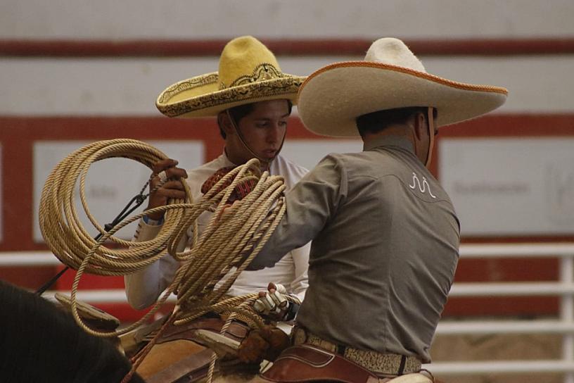 ESPECTACULARES SEMIFINALES EN CAMPEONATO NACIONAL DEL MEZCAL Y LA PLATA 