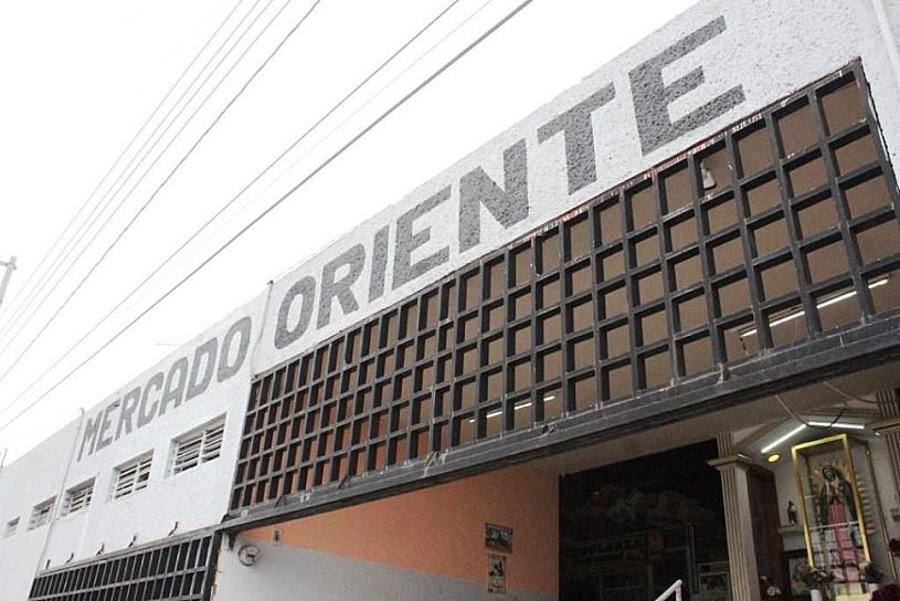 ESPERAN COMERCIANTES DEL MERCADO ORIENTE APOYO DEL GOBIERNO ESTATAL