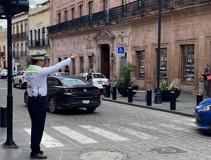 ESTABLECEN OPERATIVO VIAL PARA DESFILE DEL FESTIVAL DEL FOLCLOR INTERNACIONAL 2024