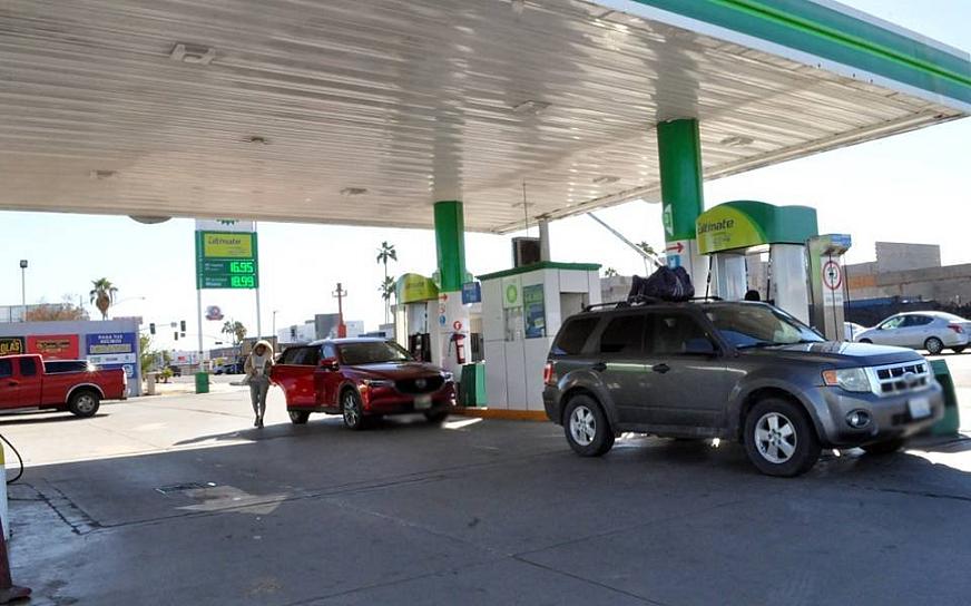 ESTADOUNIDENSES PODRÁN CARGAR GASOLINA EN MÉXICO: AMLO 