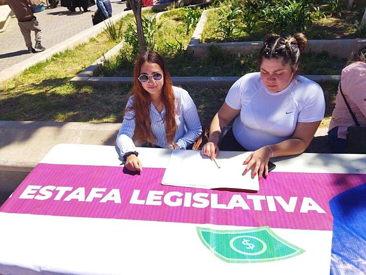 PIDEN FIRMAS PARA INVESTIGAR ESTAFA LEGISLATIVA
