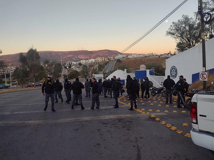 ESTALLA HUELGA EN LA POLICÍA ESTATAL PREVENTIVA; EXIGEN DESTITUCIÓN DE MANDOS Y GARANTÍAS PARA SU LABOR ANTE LA INSEGURIDAD QUE AZOTA AL ESTADO