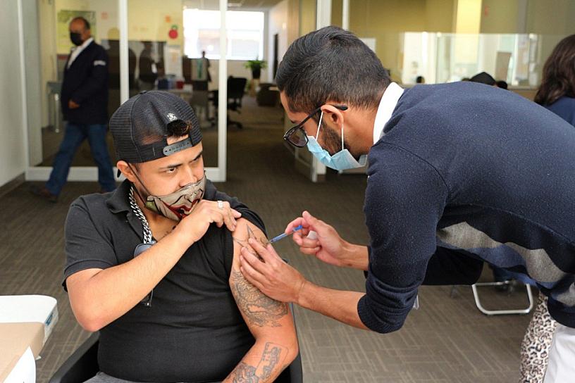 IMPLEMENTAN ESTRATEGIA EXTRAORDINARIA DE VACUNACIÓN ANTICOVID