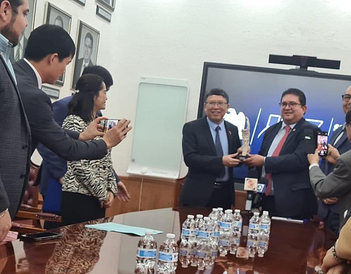 ESTRECHA UAZ LAZOS ACADÉMICOS Y CULTURALES CON VIETNAM