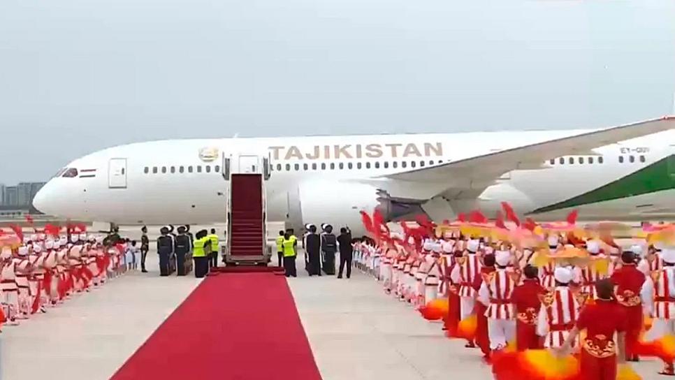ESTRENA PRESIDENTE DE TAYIKISTÁN EL AVIÓN PRESIDENCIAL COMPRADO A MÉXICO