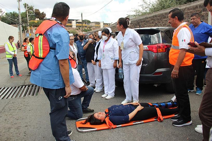 EVACÚA ISSSTE A 800 PERSONAS EN SIMULACRO POR SISMO ESTE 19 DE SEPTIEMBRE 