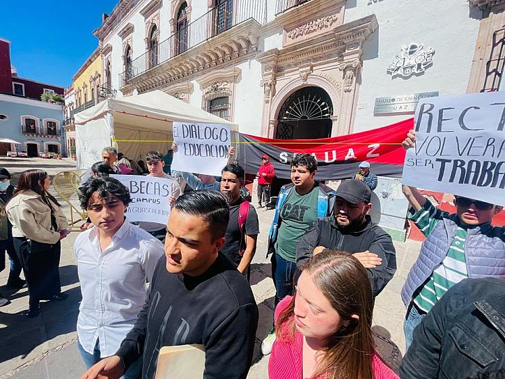 Exigen estudiantes de la UAZ diálogo para resolver huelga