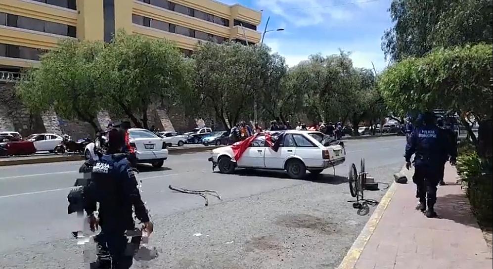 EXIGEN TRABAJADORES DE LA CTM SE INCLUYAN EN OBRAS DEL SEGUNDO PISO; BLOQUEAN BULEVAR