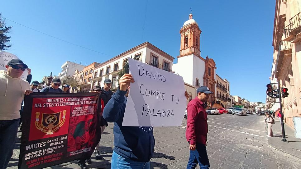 Exigen trabajadores del Cecytez-Emsad el pago de 19 millones de pesos