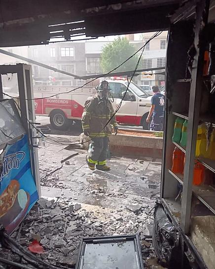 SE INCENDIA COMERCIO DEDICADO A VENTA DE TACOS ENVENENADOS