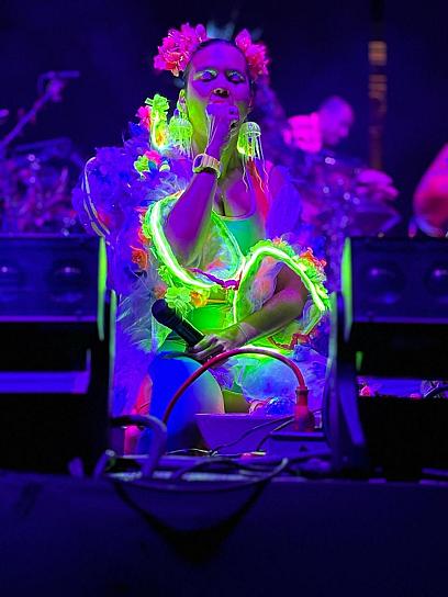 FASCINA BOMBA ESTÉREO A LOS ZACATECANOS