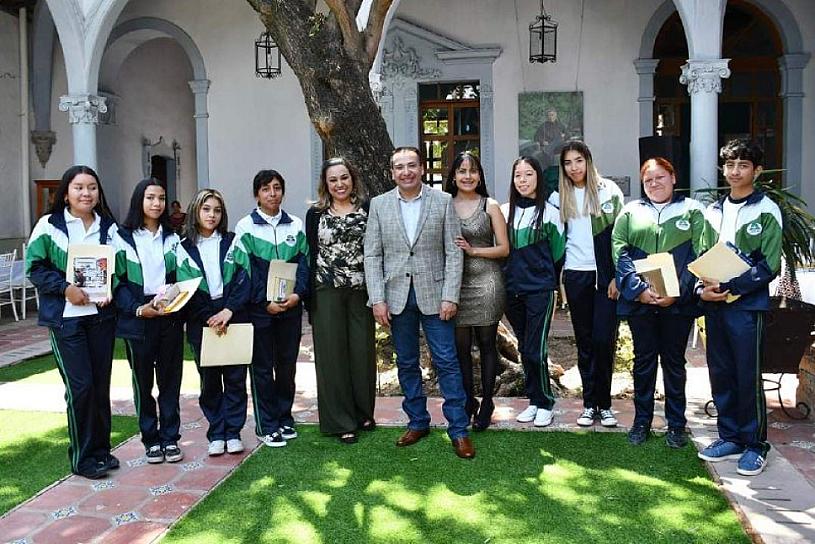 FESTEJAN A ESTUDIANTES DE VALPARAÍSO