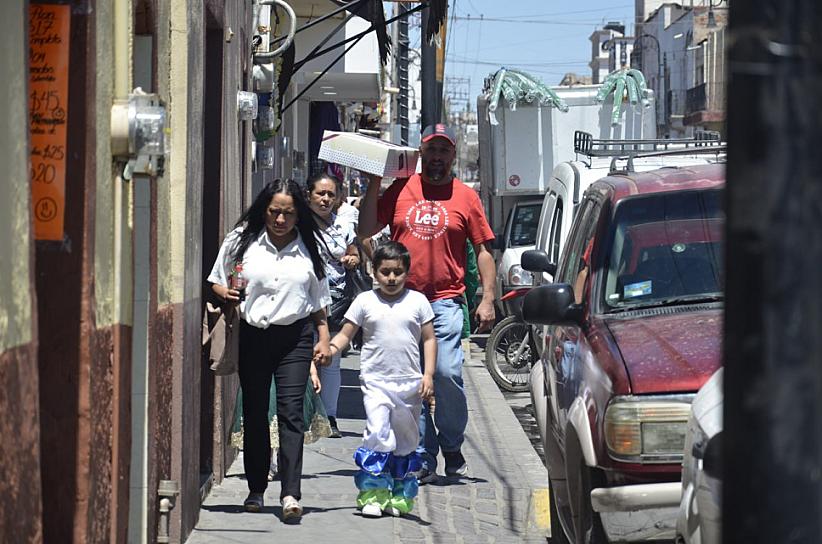 FESTEJAN MAMÁS DE TODAS LAS EDADES SU DÍA 