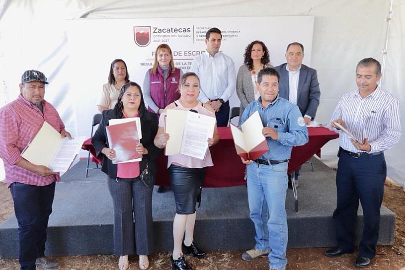 FIRMAN 55 ESCRITURAS PARA LOTES DE LA CAPITAL