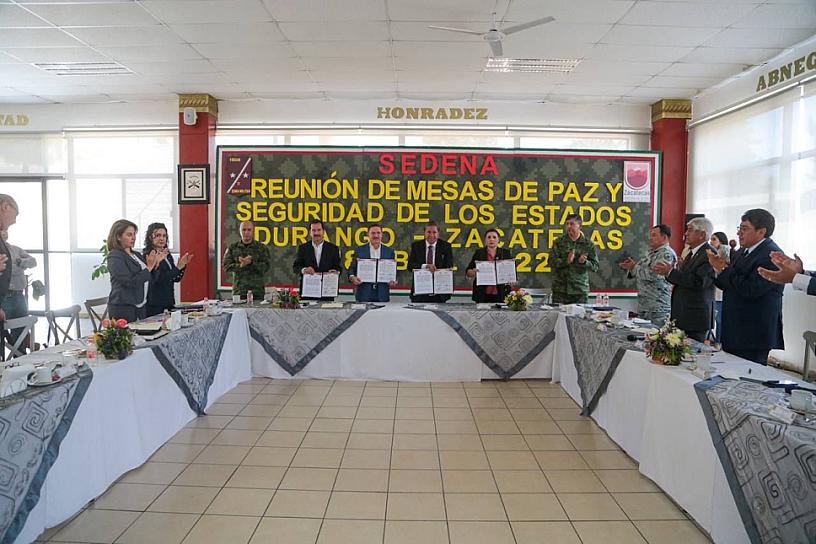 FIRMAN CONVENIO DE SEGURIDAD GOBERNADORES DE DURANGO Y ZACATECAS