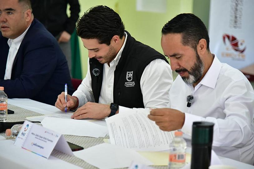 FIRMAN CONVENIO EN BENEFICIO DE LOS JÓVENES DEL CECYTEZ