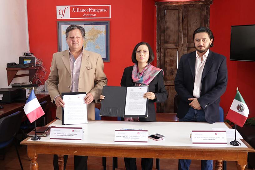 FIRMAN CONVENIO LA CDHEZ Y LA ALIANZA FRANCESA 