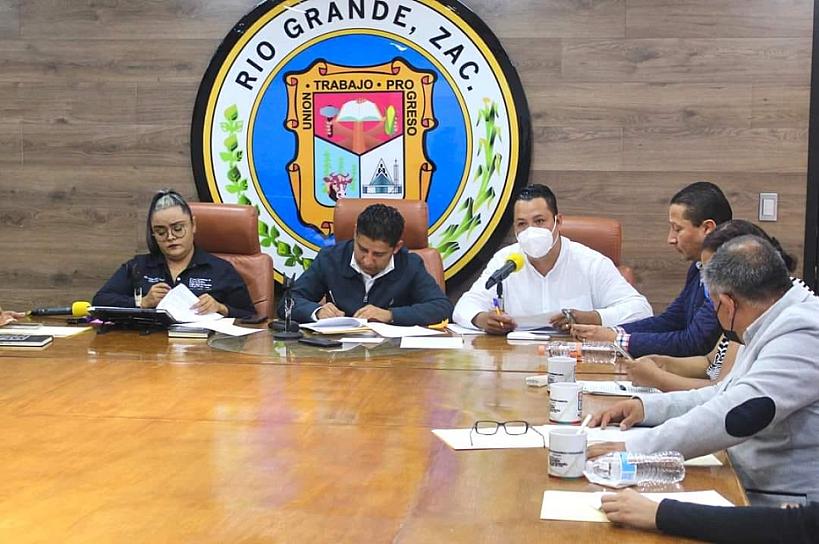 FIRMAN CONVENIO RÍO GRANDE Y EL FONDO PLATA