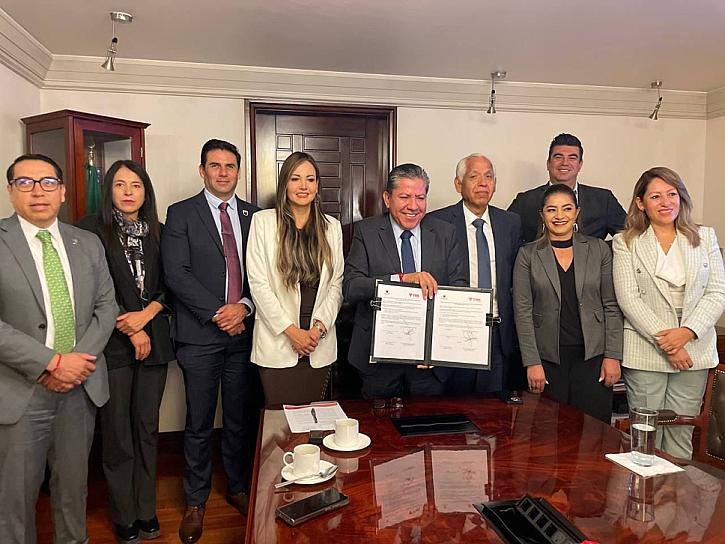 FIRMAN DAVID MONREAL Y EMPRESA COREANA CARTA DE INTENCIÓN DE INVERSIÓN POR 320 MDP 