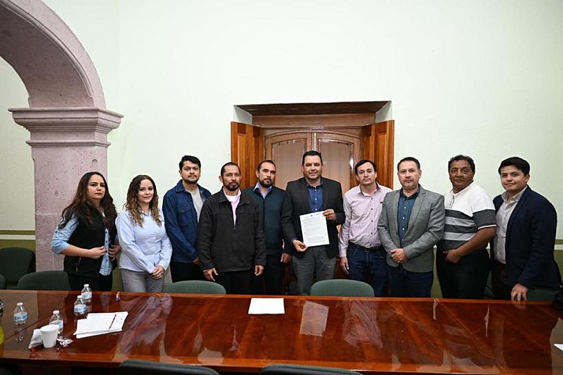 Firman minuta de acuerdos para atender el tema de Convivencia Escolar