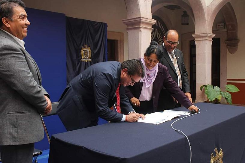 FIRMAN PLIEGO PETITORIO PARA ERRADICAR VIOLENCIA AL INTERIOR DE LA UAZ