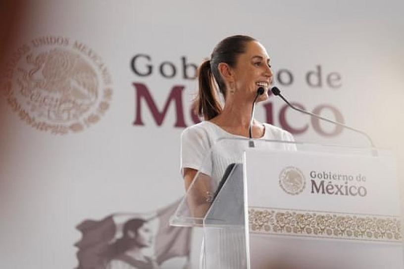 FIRMA SHEINBAUM CONVENIO PARA PENSIÓN UNIVERSAL EN YUCATÁN