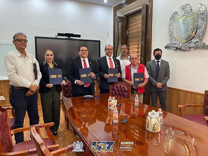 FIRMA UAZ CONVENIO CON TRANSPORTISTAS; ESTUDIANTES PAGARÁN 7 PESOS DE PASAJE